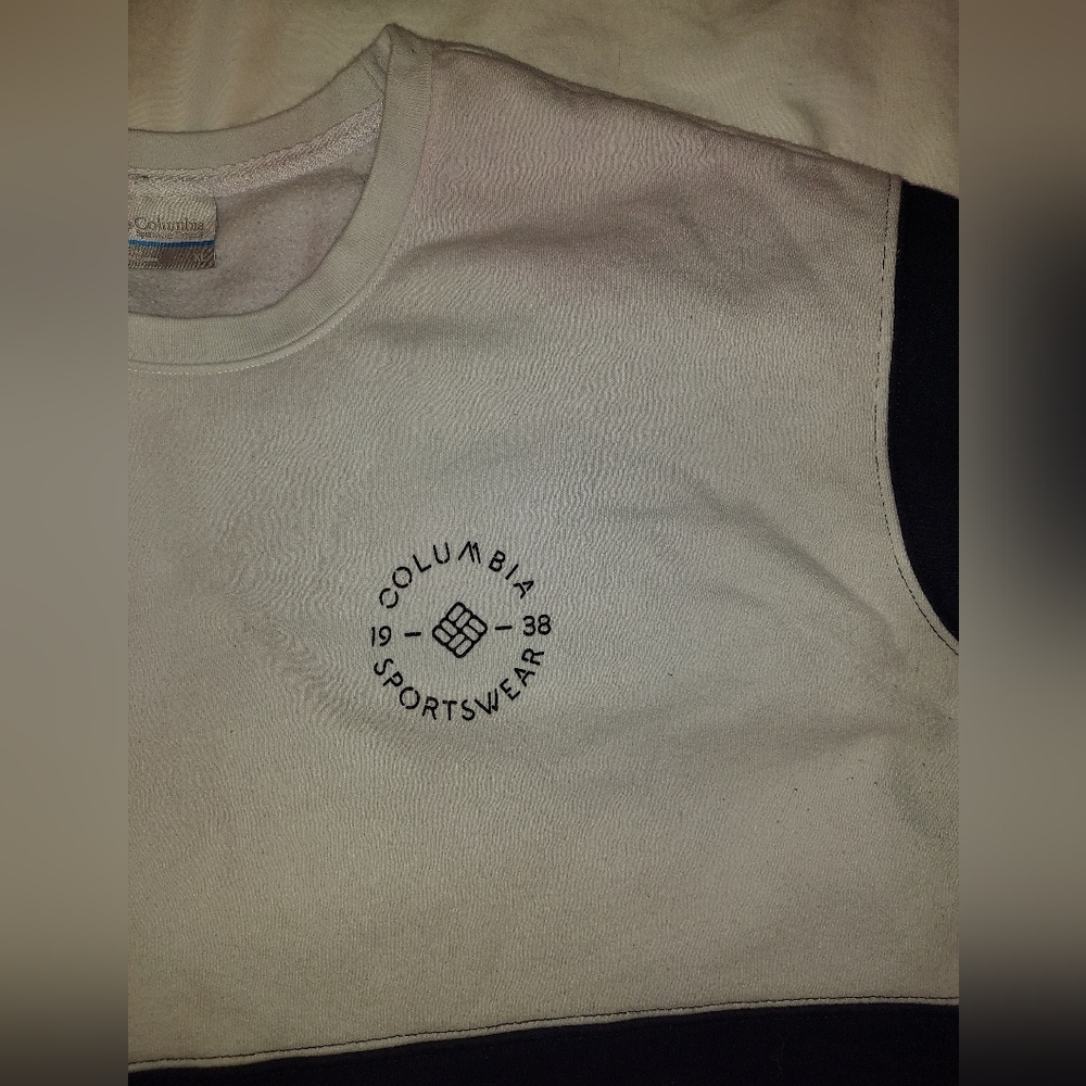 Columbia Trek Women's Cotton Blend Colorblock Crew In Black And White - Picture 4 of 9
